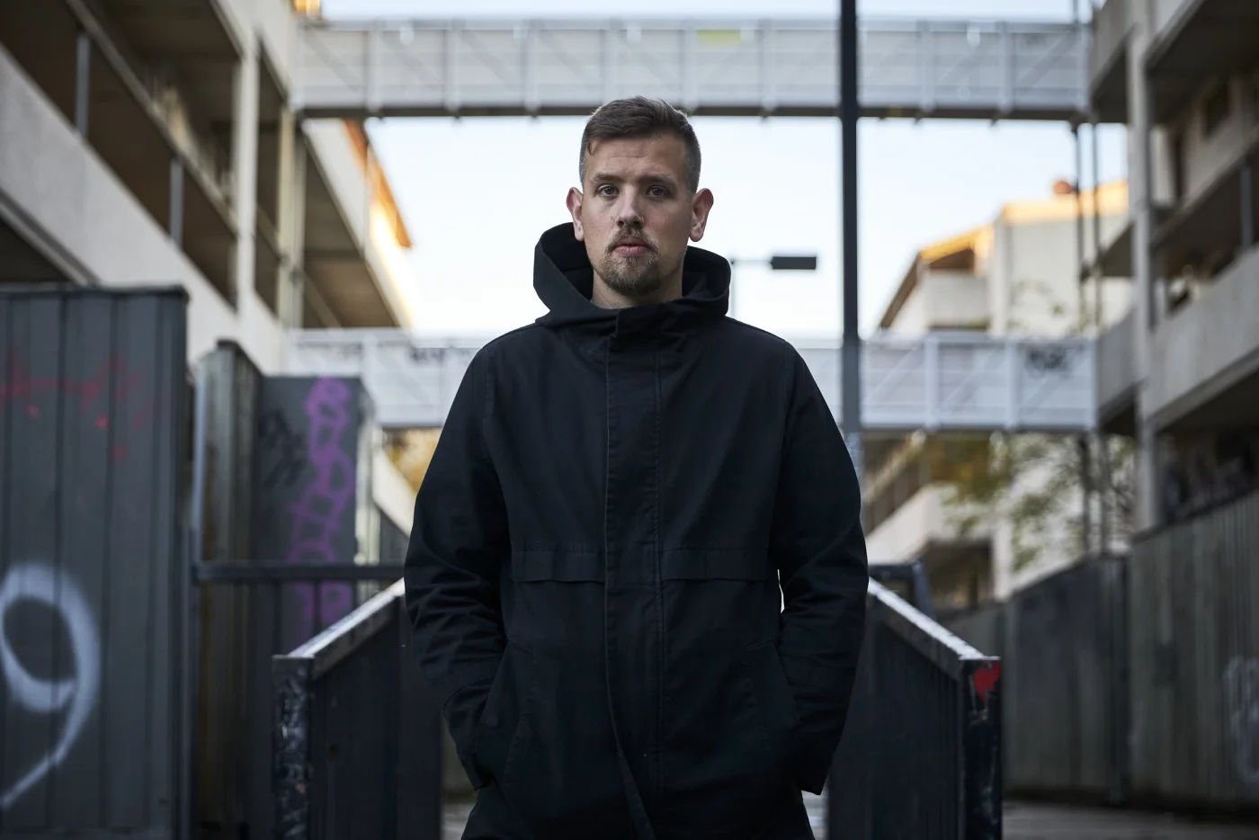 Eli Bury, portrait